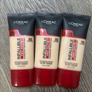 3X L’Oreal Infallible Pro-Matte Foundation - 102 Shell
Beige ( Firm Price )